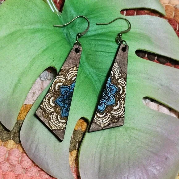 Earrings. Wood. Blue & Ivory Mandalas. Pierced. - Picture 11 of 11